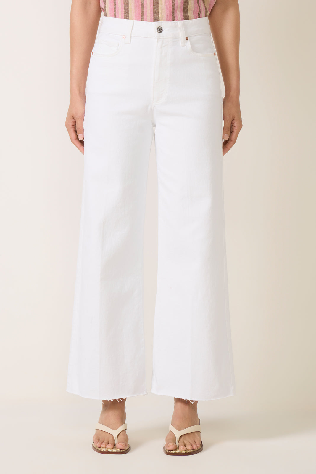 Anessa w Raw Hem