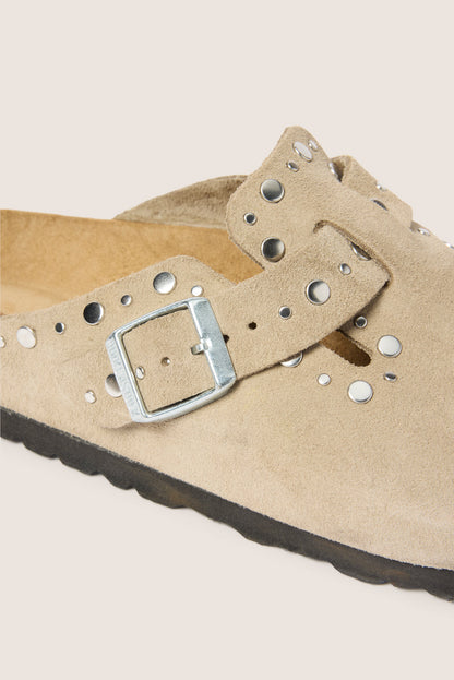 Boston Rivets Clog