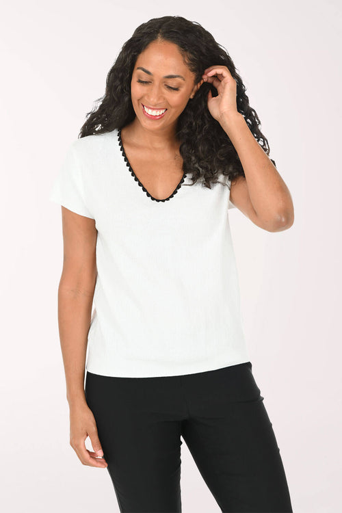 Zigzag Trim V-Neck Short Sleeve Sweater