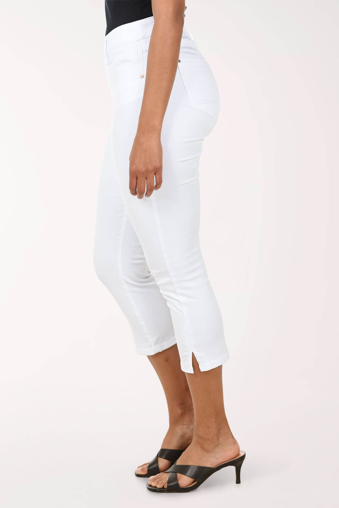 Topstitch Pockets Denim Capri Pant